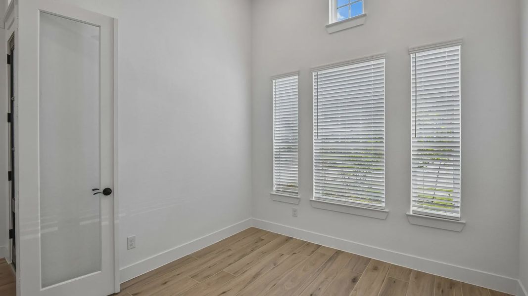 Spacious, unfurnished interior of a new home in Artavia, Conroe (Image 32).
