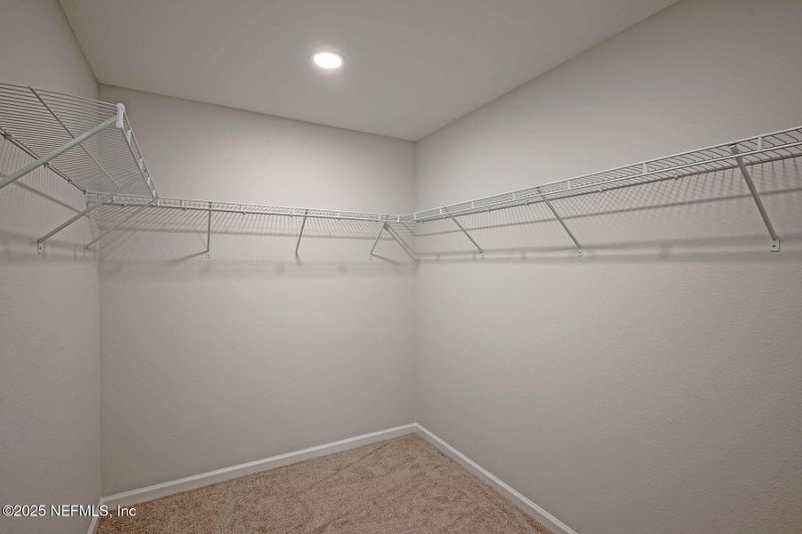 Spacious, unfurnished interior of a new home in , Jacksonville (Image 21).