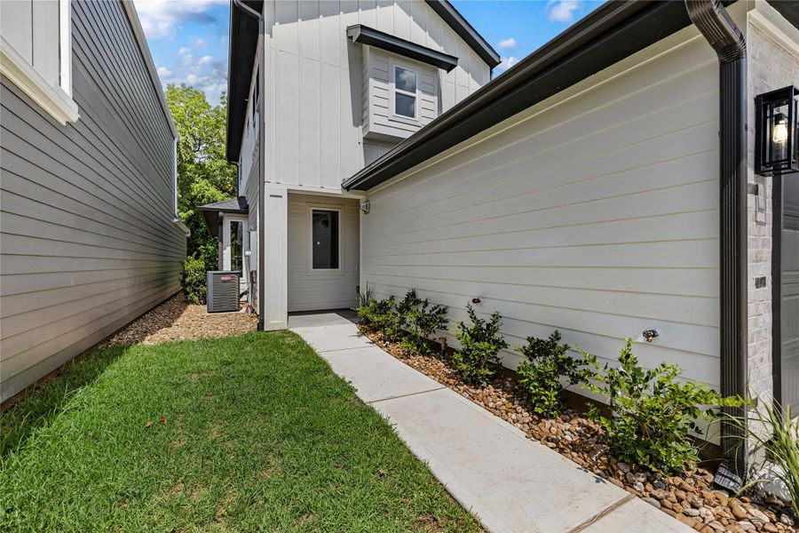 Exterior details and patio area of a home in , Montgomery (Image 3).