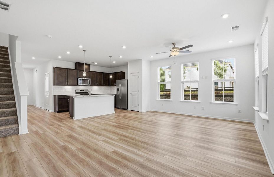 Spacious, unfurnished interior of a new home in Alston Park, Greenville (Image 25).