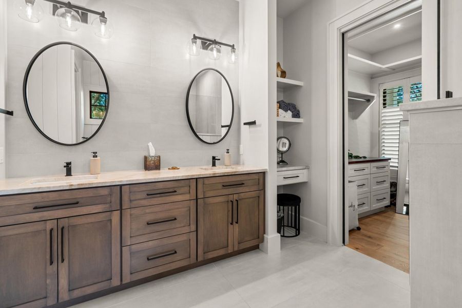 Furnished interior view inside a new home in , Beaufort (Image 18).