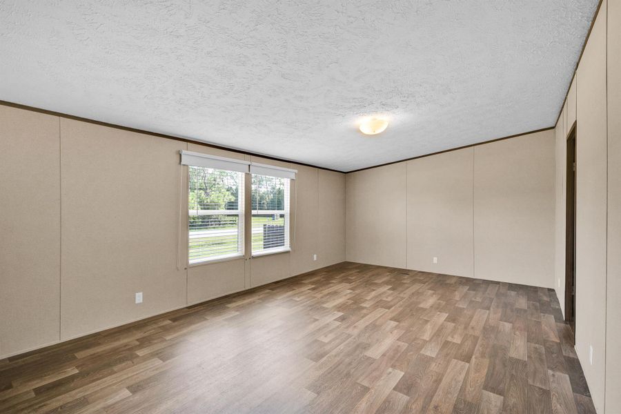 Spacious, unfurnished interior of a new home in , St. Cloud (Image 15).