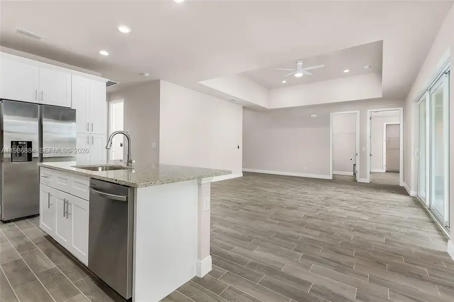 Finishes may vary Finishes may vary