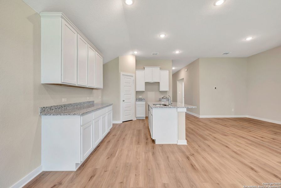 Spacious, unfurnished interior of a new home in Mesquite Ridge, San Antonio (Image 27). Spacious, unfurnished interior of a new home in Mesquite Ridge, San Antonio (Image 27).