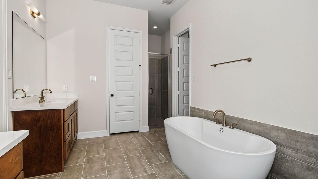 Furnished interior view inside a new home in Grange, Katy (Image 7).