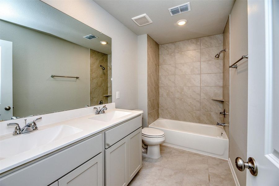 Furnished interior view inside a new home in Aldeana - Paintbrush Collection, Bonney (Image 14).