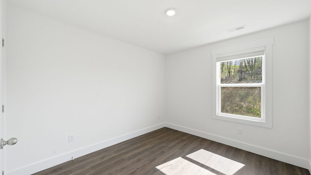 Spacious, unfurnished interior of a new home in The Arbor Townhomes, Kingsport (Image 24).