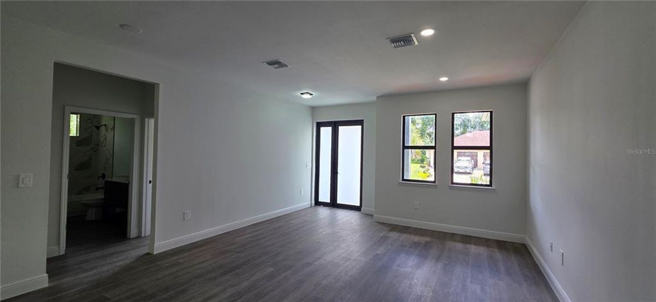 Spacious, unfurnished interior of a new home in , North Port (Image 8).
