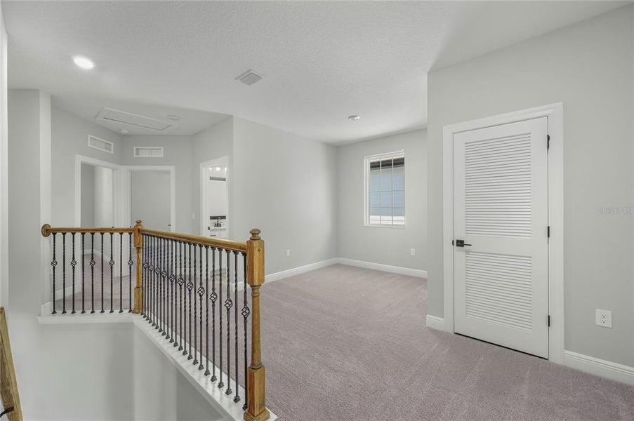 Spacious, unfurnished interior of a new home in , Kissimmee (Image 8).