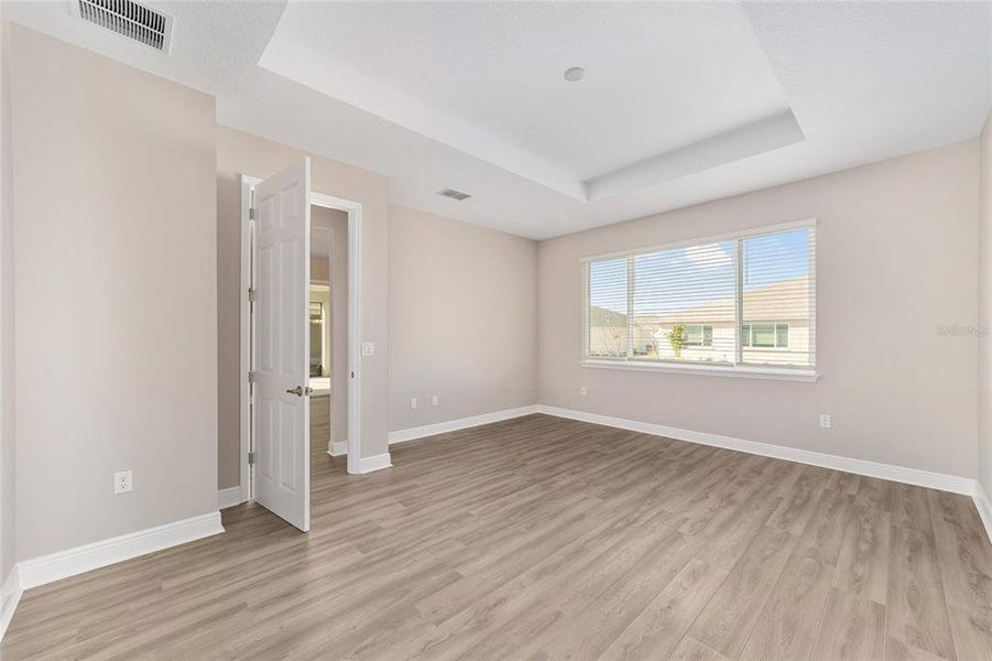 Spacious, unfurnished interior of a new home in , Ocala (Image 31).