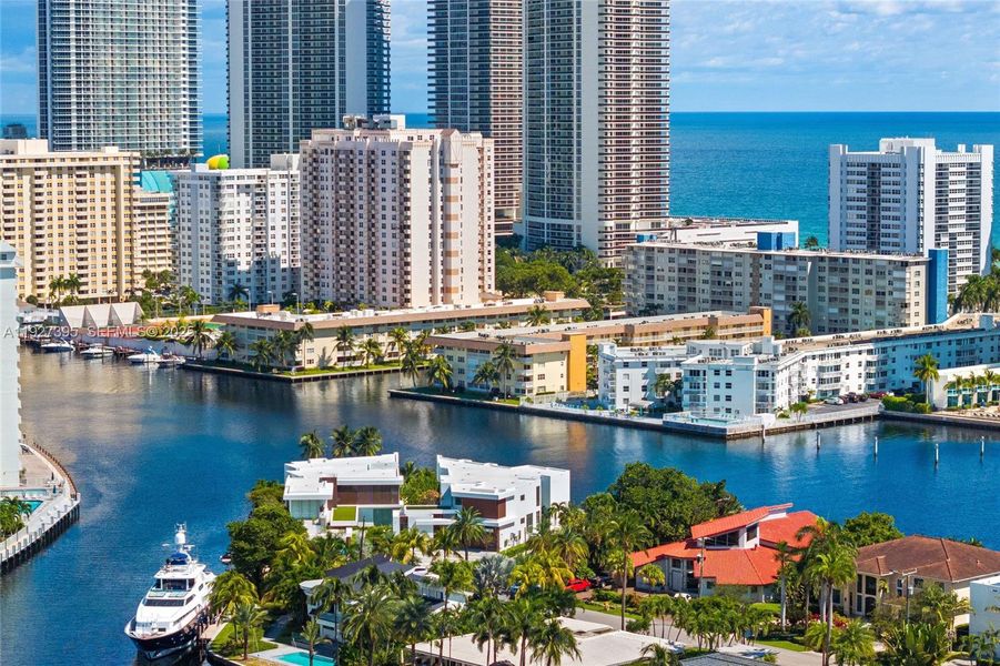 Condo located in Hallandale Beach, FL showcasing its design and architecture (Image 11).