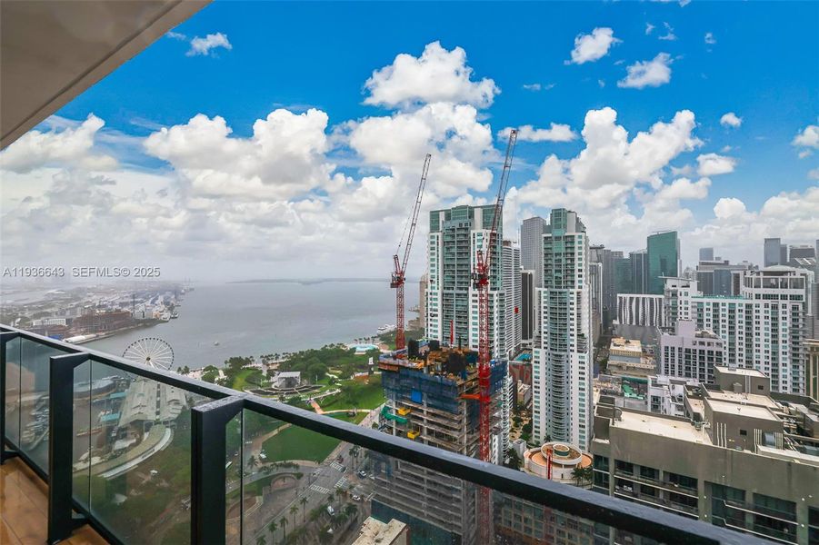 Condo located in Miami, FL showcasing its design and architecture (Image 26).