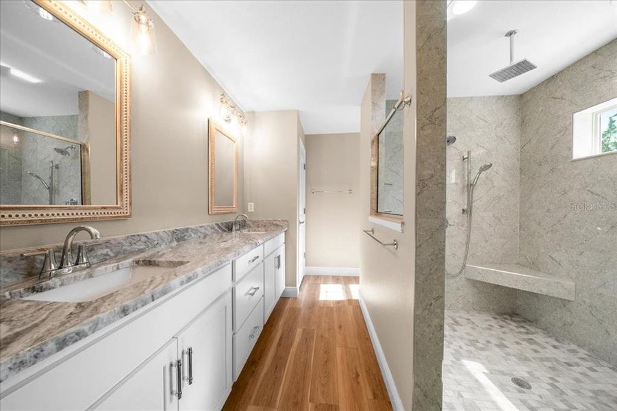 Furnished interior view inside a new home in , Dunnellon (Image 14).