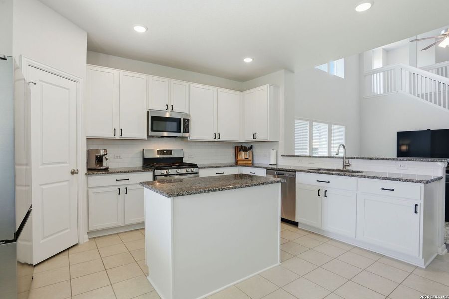 Furnished interior view inside a new home in Hunter's Ranch, San Antonio (Image 31).