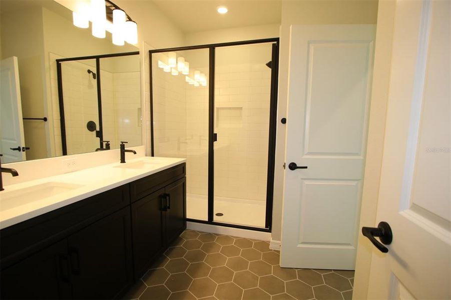 Furnished interior view inside a new home in , Orlando (Image 8).