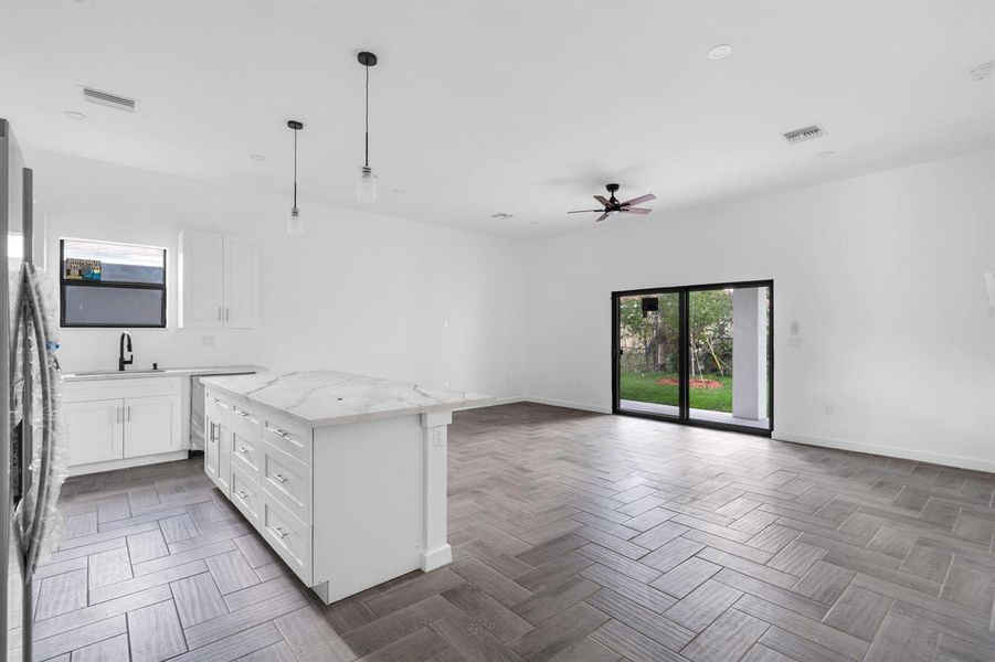 5-web-or-mls-2551NW14th-5
