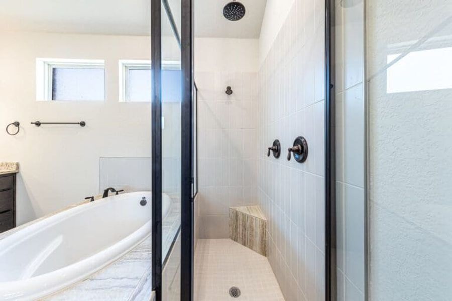 31-web-or-mls-SQFT-0213