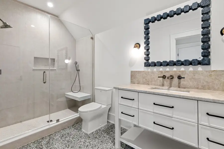 Furnished interior view inside a new home in , Charleston (Image 41).