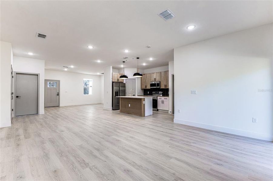 Spacious, unfurnished interior of a new home in , Deltona (Image 20).