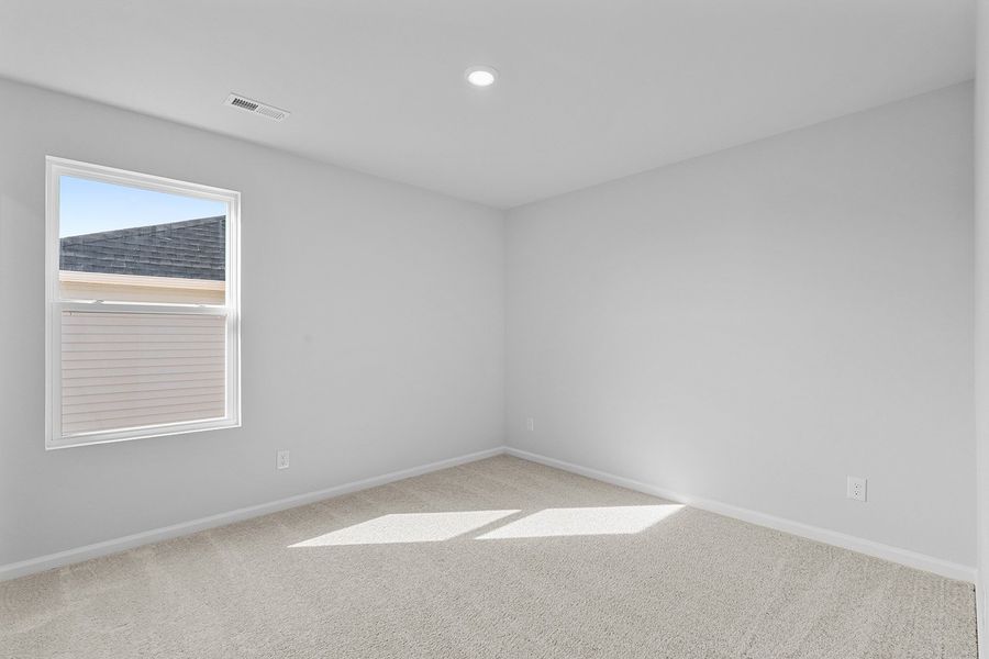 Spacious, unfurnished interior of a new home in Hanes Lake, Winston-Salem (Image 35).
