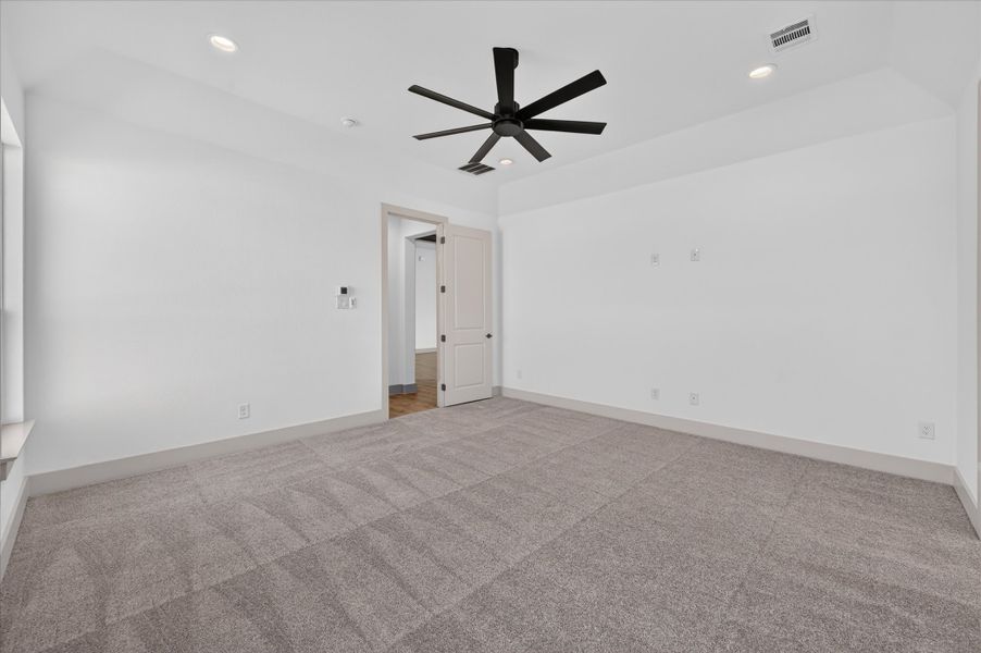 Spacious, unfurnished interior of a new home in Paloma Ranches, Justin (Image 15). Spacious, unfurnished interior of a new home in Paloma Ranches, Justin (Image 15).