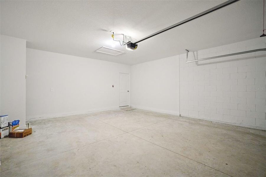 Spacious, unfurnished interior of a new home in Leyland Preserve - Classic Series, Brooksville (Image 23).