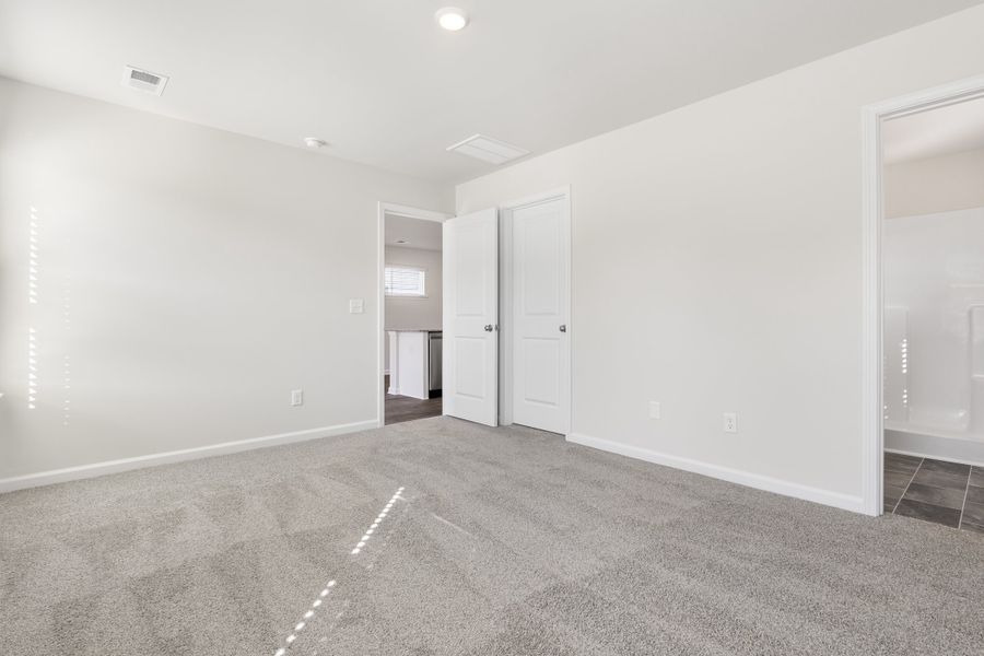 Representative unfurnished interior of a home built from the Juniper B by McGuinn Homes in South Welcome, Greenville (Image 25). Representative unfurnished interior of a home built from the Juniper B by McGuinn Homes in South Welcome, Greenville (Image 25).