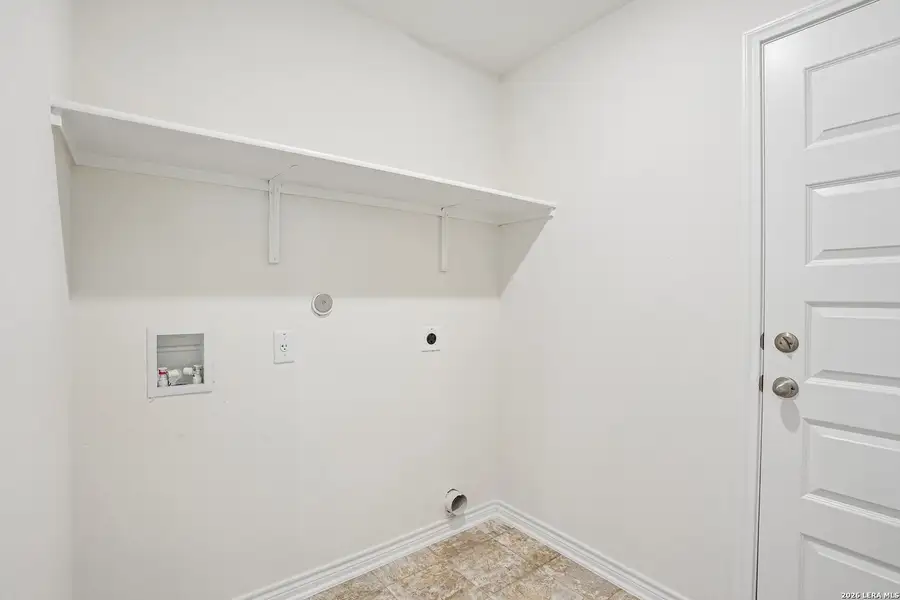 Spacious, unfurnished interior of a new home in Medina Crossing, Von Ormy (Image 16).