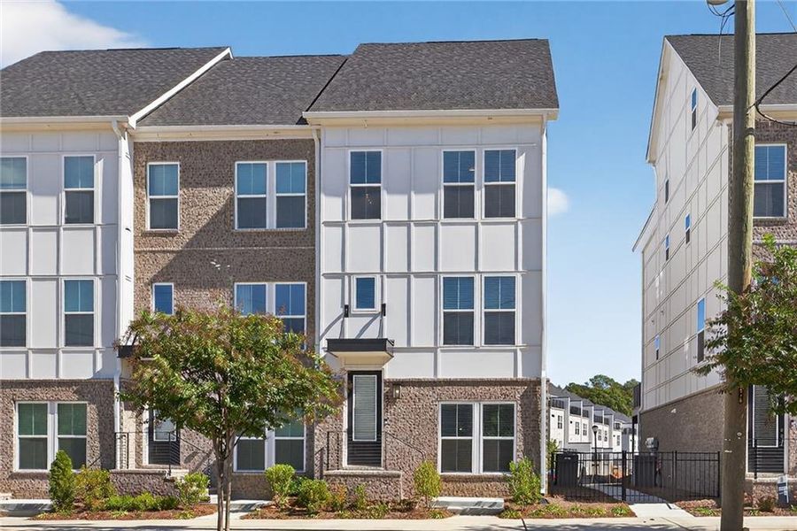 Condo located in Atlanta, GA showcasing its design and architecture (Image 4).