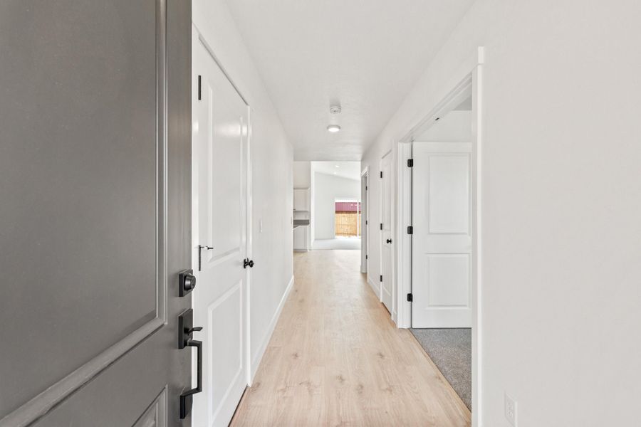 Spacious, unfurnished interior of a new home in Willowbrook, Madras (Image 18). Spacious, unfurnished interior of a new home in Willowbrook, Madras (Image 18).