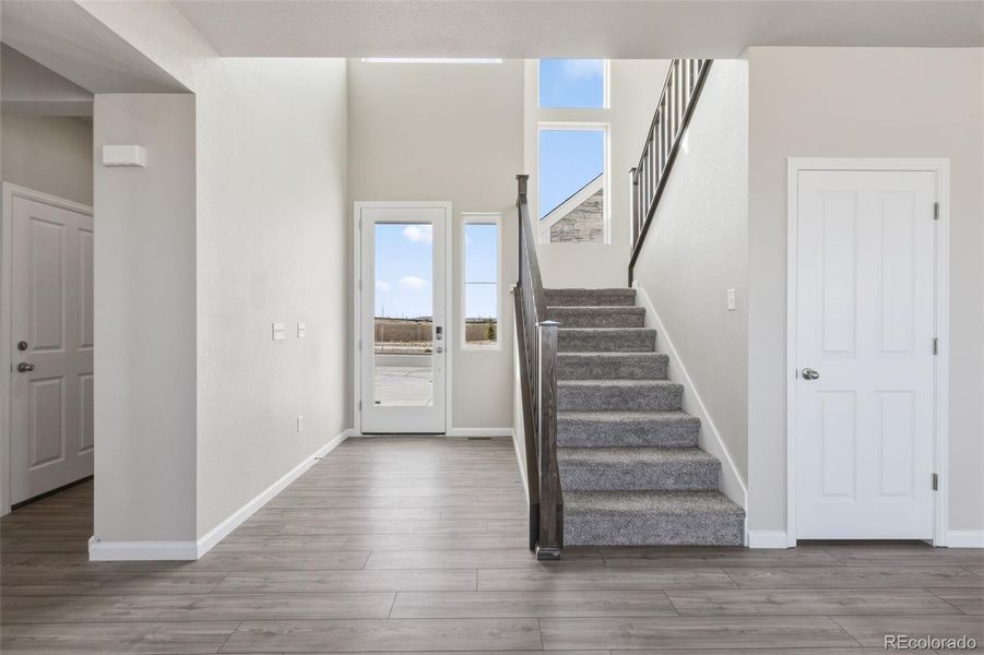 Spacious, unfurnished interior of a new home in , Aurora (Image 13).