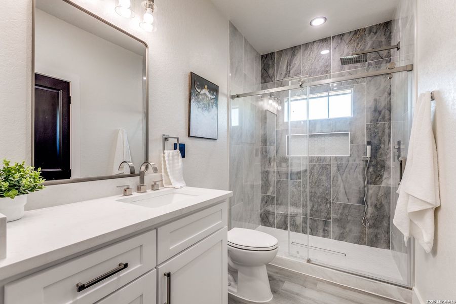 Furnished interior view inside a new home in , Atascosa (Image 7).