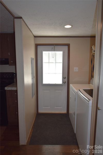 Spacious, unfurnished interior of a new home in , Lenoir (Image 20).