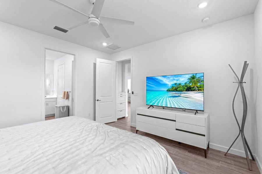 25-web-or-mls-A7404089