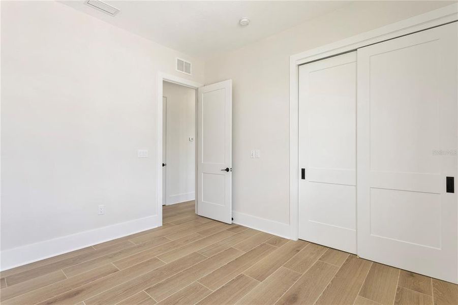 Spacious, unfurnished interior of a new home in , St. Petersburg (Image 16).