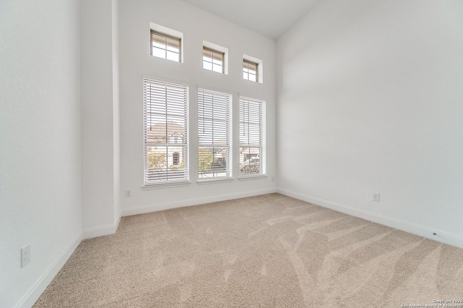 Spacious, unfurnished interior of a new home in , New Braunfels (Image 12).