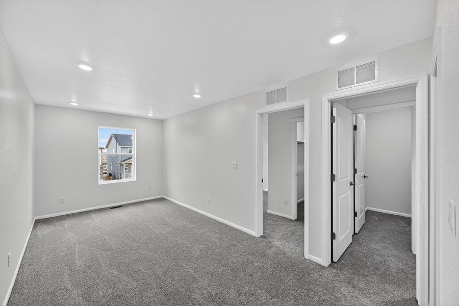 Spacious, unfurnished interior of a new home in Lake Bluff, Greeley (Image 19). Spacious, unfurnished interior of a new home in Lake Bluff, Greeley (Image 19).