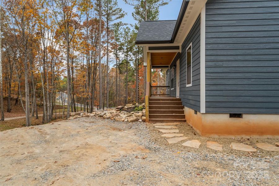 Exterior details and patio area of a home in , Nebo (Image 29).