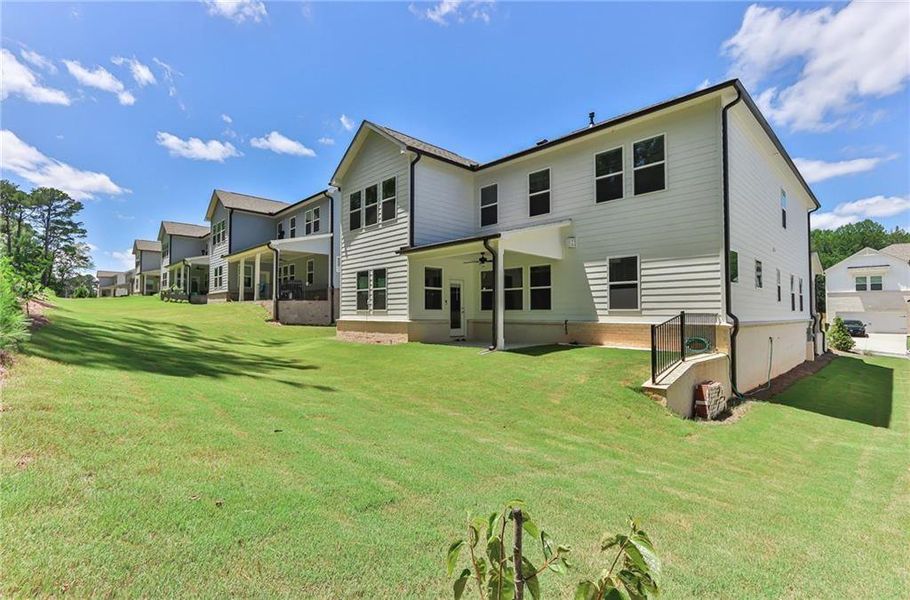Exterior details and patio area of a home in Bailey Fence, Dacula (Image 4).