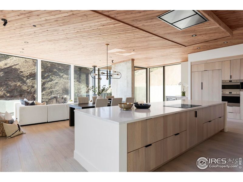 Kitchen and living room. Kitchen and living room.