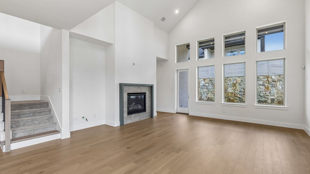Spacious, unfurnished interior of a new home in Painted Tree 50' Series, McKinney (Image 15).