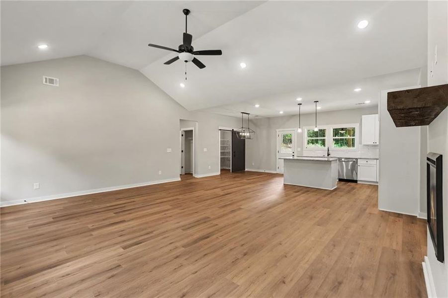 Spacious, unfurnished interior of a new home in , Waco (Image 16).