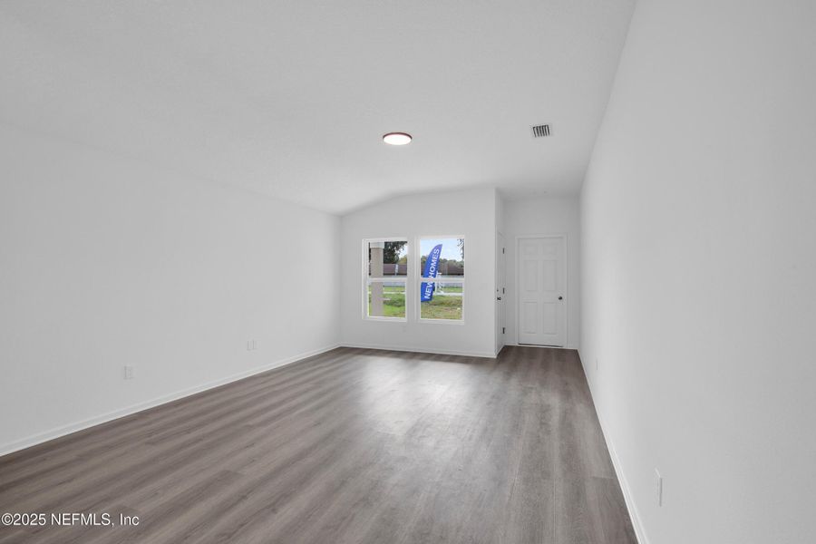 Spacious, unfurnished interior of a new home in , Green Cove Springs (Image 45).