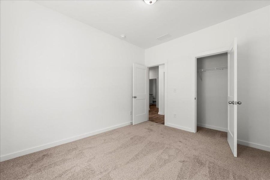 Spacious, unfurnished interior of a new home in , Statham (Image 27).