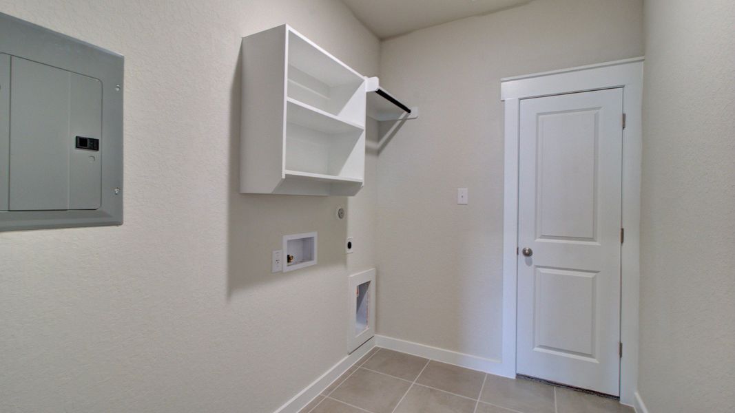 Furnished interior view inside a new home in Cloud Country, New Braunfels (Image 28).