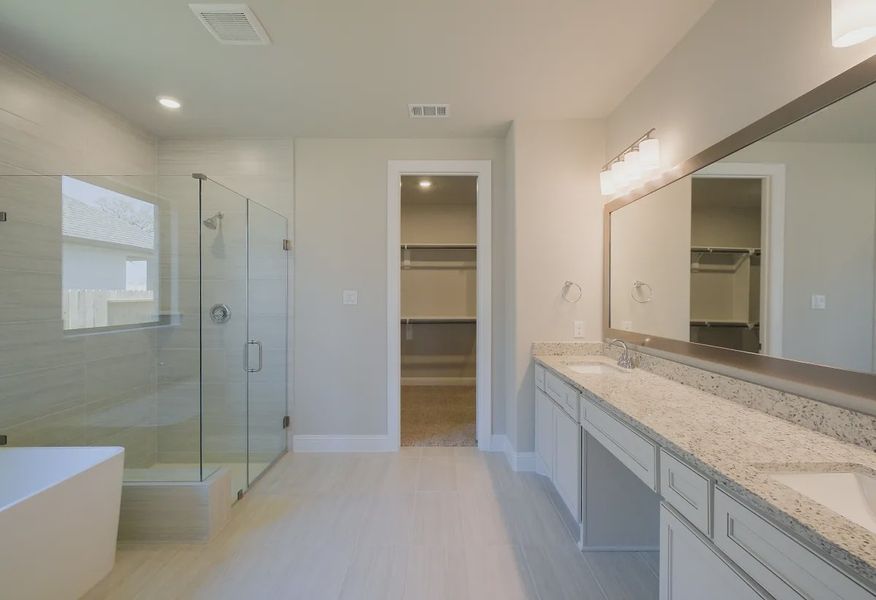 Plan 5039 primary bath - 8 of 10