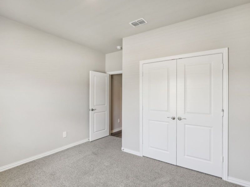 Spacious, unfurnished interior of a new home in Lakehaven - Premier Series, Farmersville (Image 26).