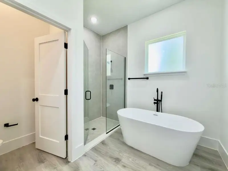 Furnished interior view inside a new home in , Ocala (Image 14).