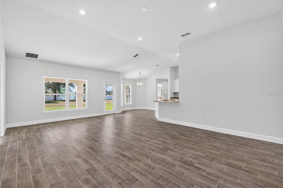 Spacious, unfurnished interior of a new home in Hill Country Estates, Dade City (Image 19).
