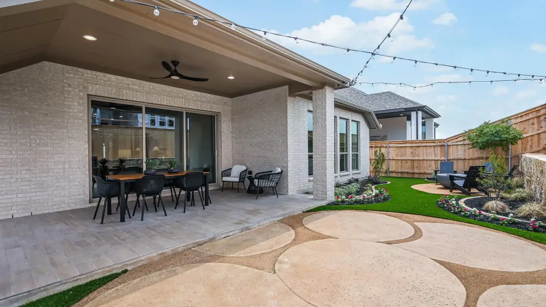 Exterior details and patio area of a home in Canyon Falls, Northlake (Image 22).